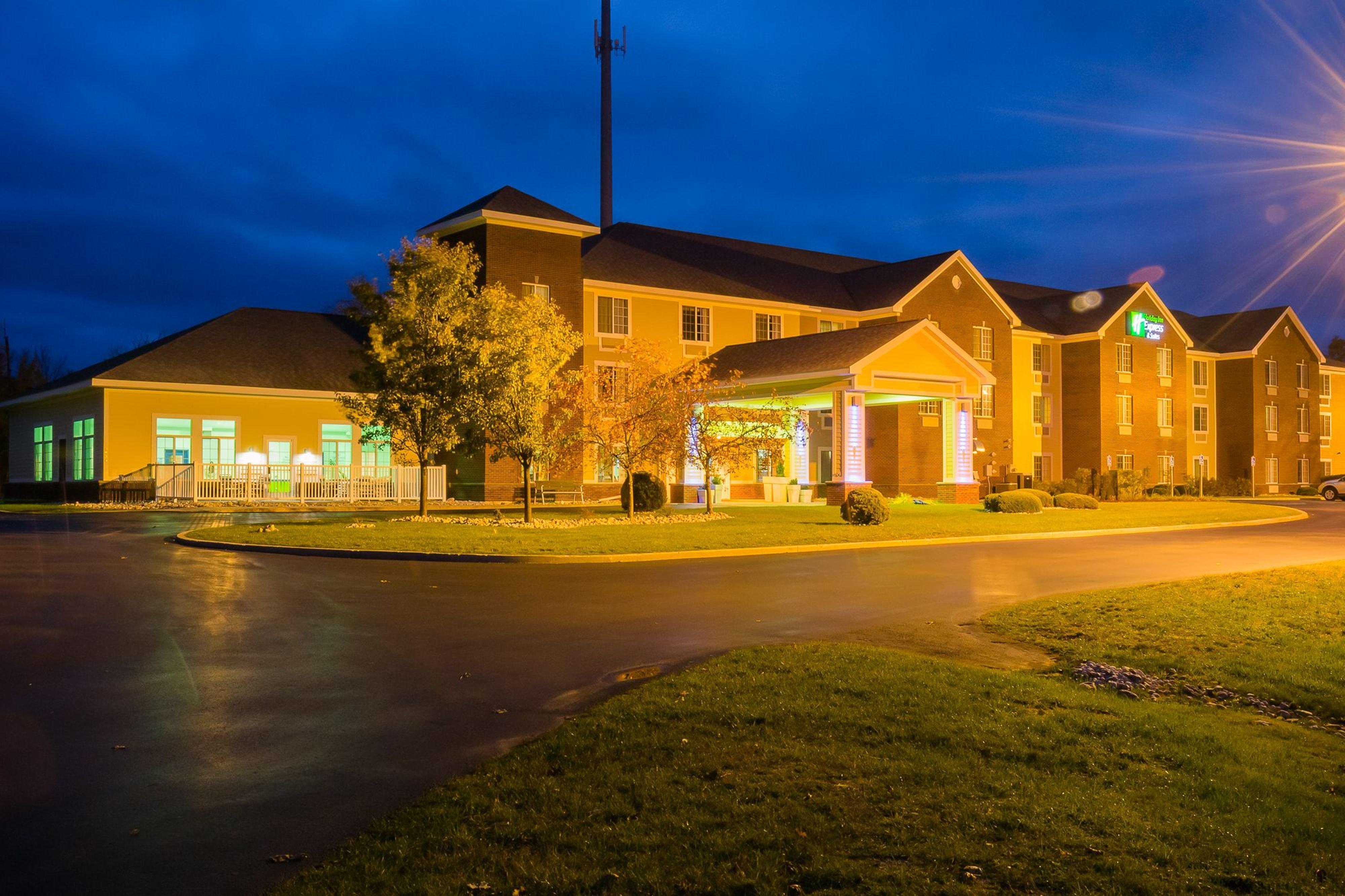 Holiday Inn Express Hotel & Suites Acme-Traverse City By Ihg Ngoại thất bức ảnh